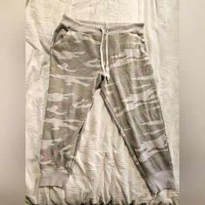 Aerie camo jogger lounge pants Womens XL